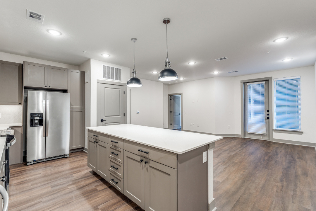 Living room:Kitchen